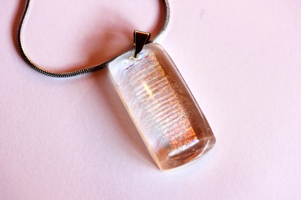 Dichroic üveg medál, átlátszó csillogó